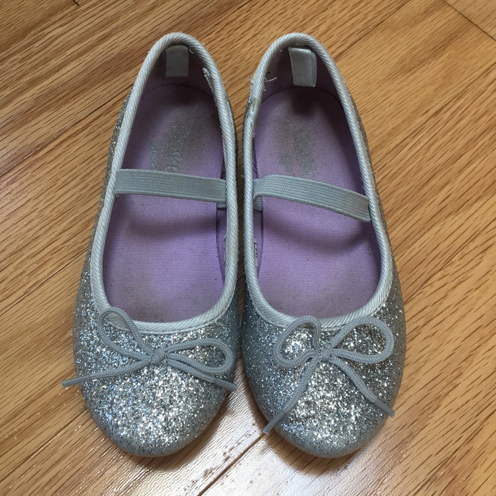 Sparkly silver OshKosh shoes - size 9
